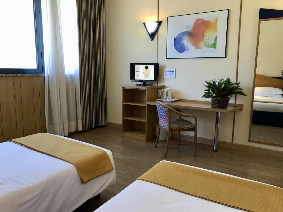 Hotel Express Aosta East Pollein Eksteriør bilde