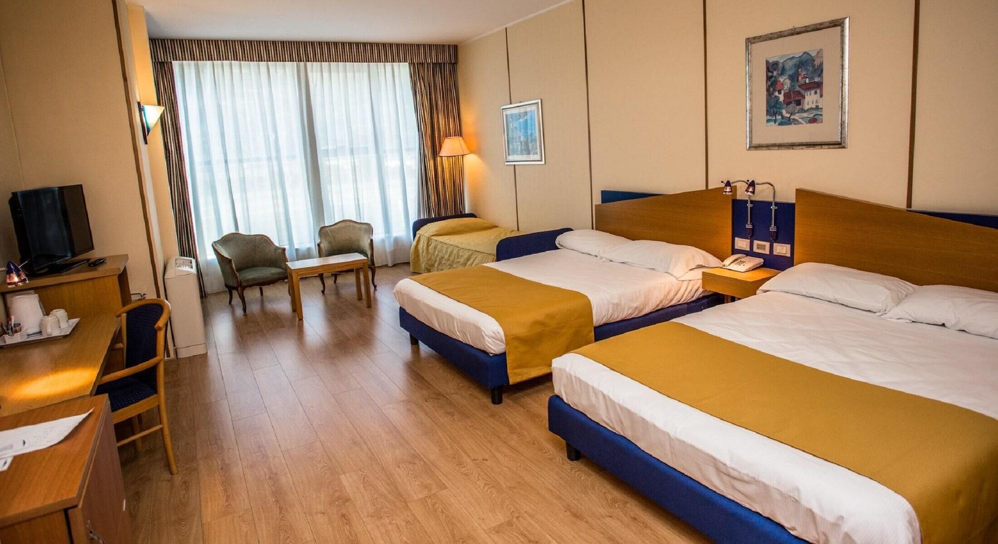 Hotel Express Aosta East Pollein Eksteriør bilde