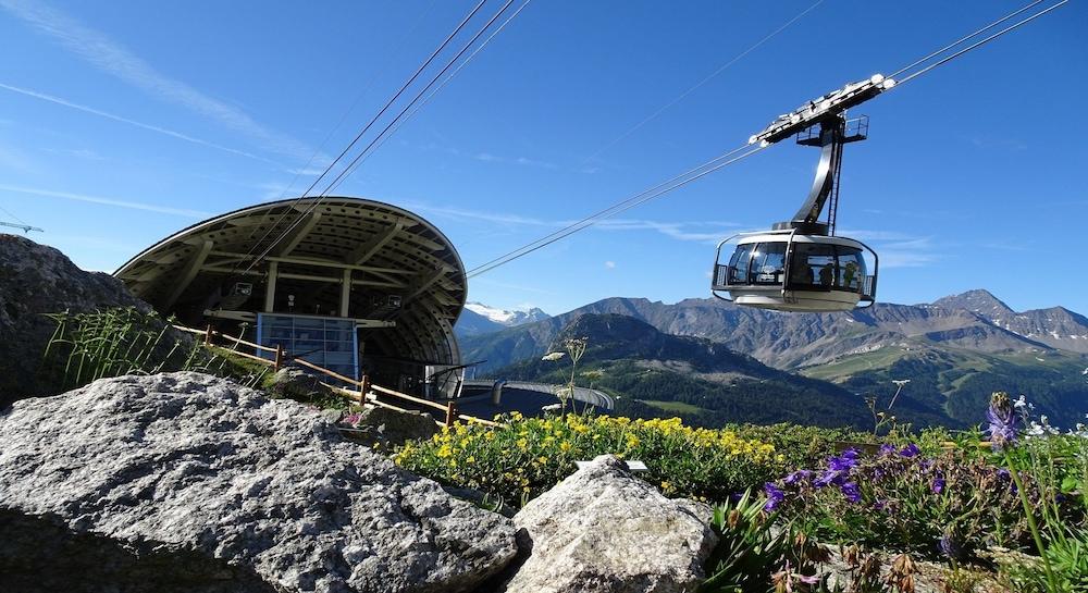 Hotel Express Aosta East Pollein Eksteriør bilde