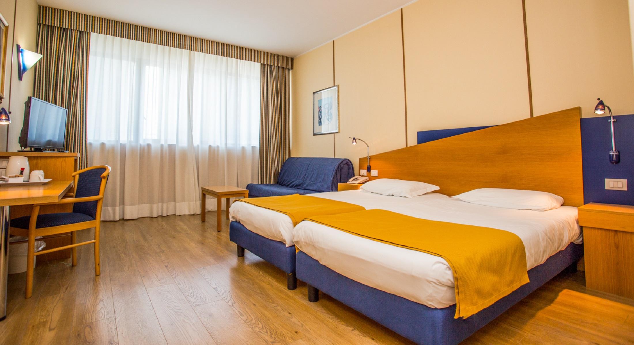 Hotel Express Aosta East Pollein Eksteriør bilde