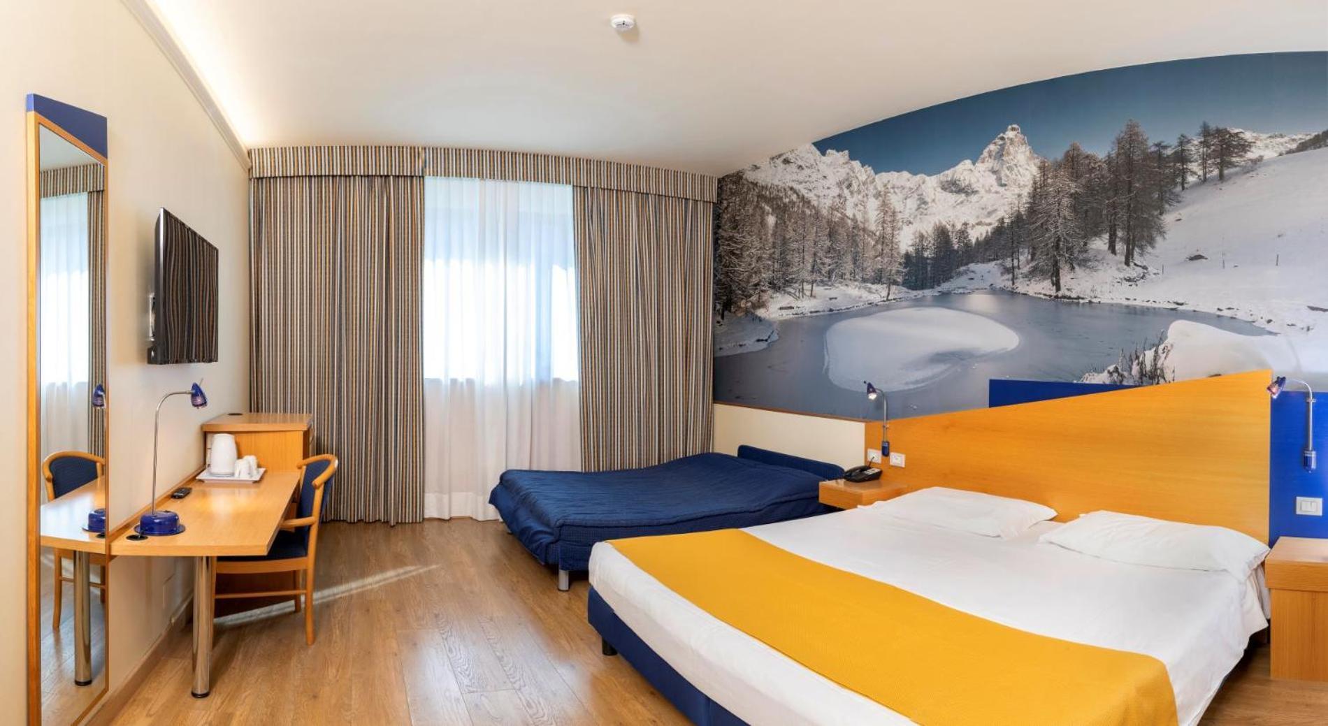Hotel Express Aosta East Pollein Eksteriør bilde
