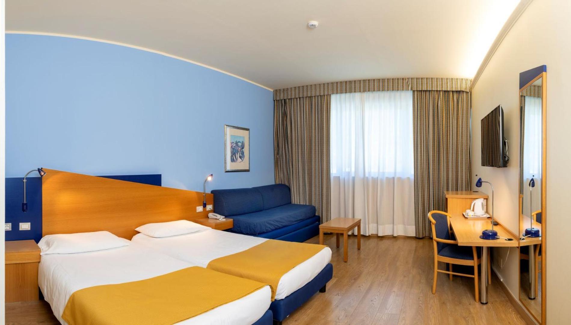 Hotel Express Aosta East Pollein Eksteriør bilde