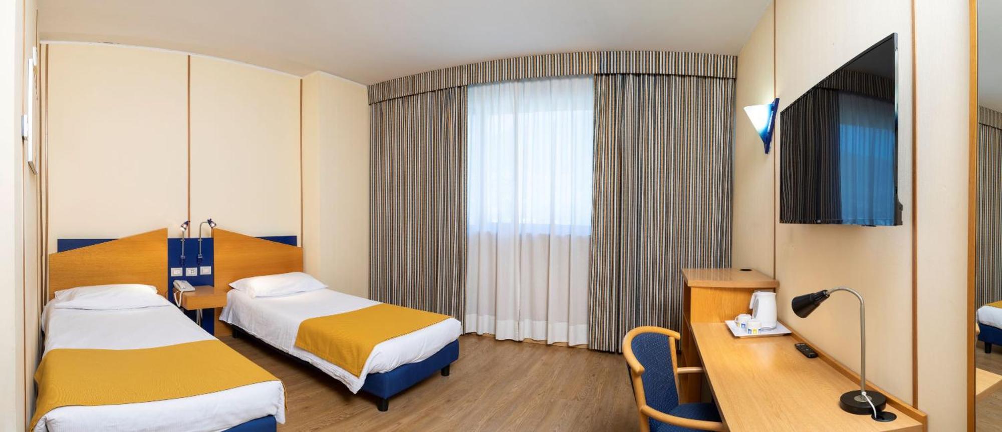 Hotel Express Aosta East Pollein Eksteriør bilde