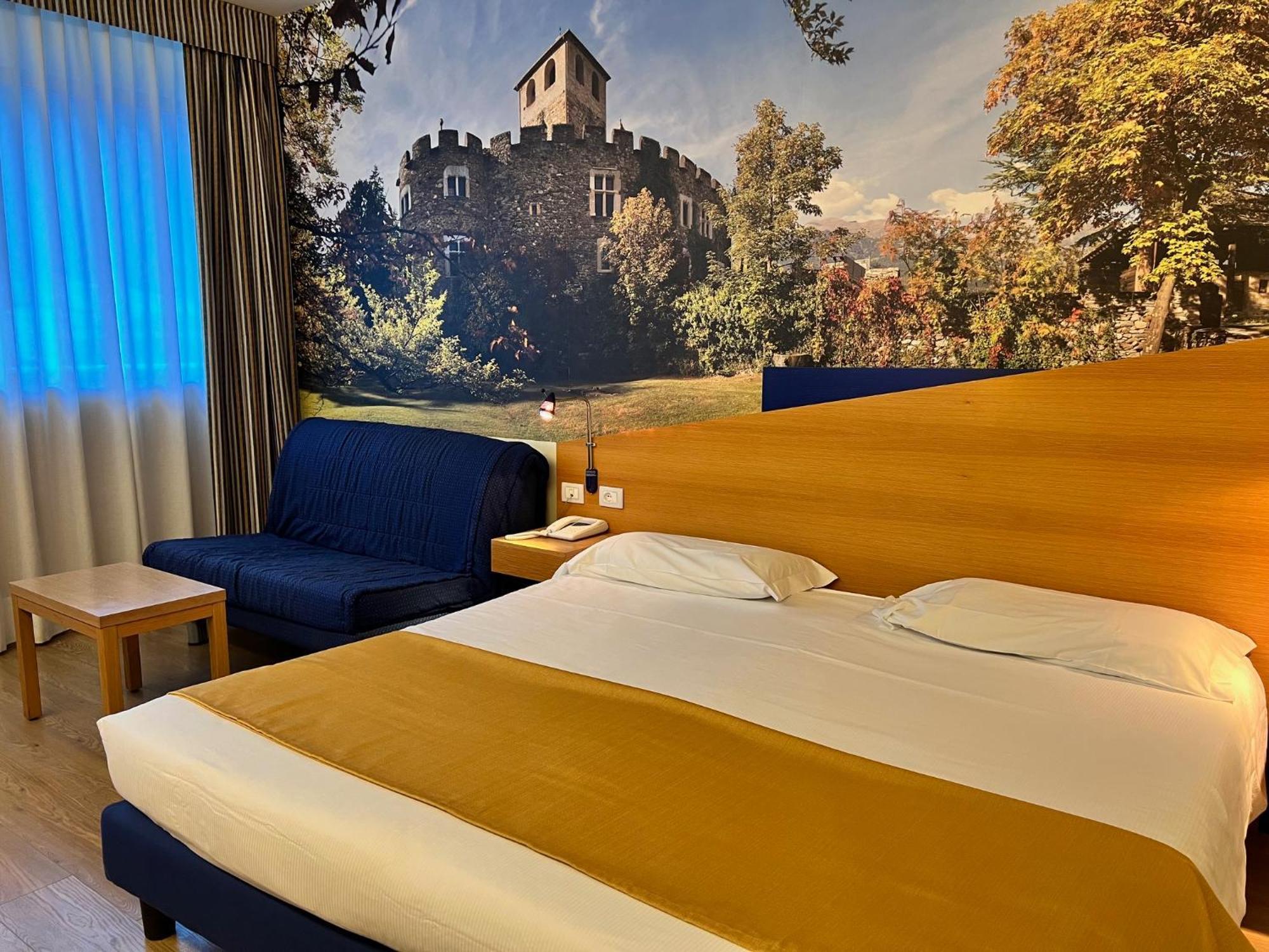 Hotel Express Aosta East Pollein Eksteriør bilde